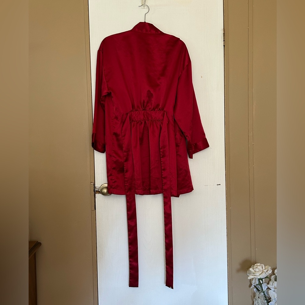 Victoria's Secret Robe - Picture 4 of 10